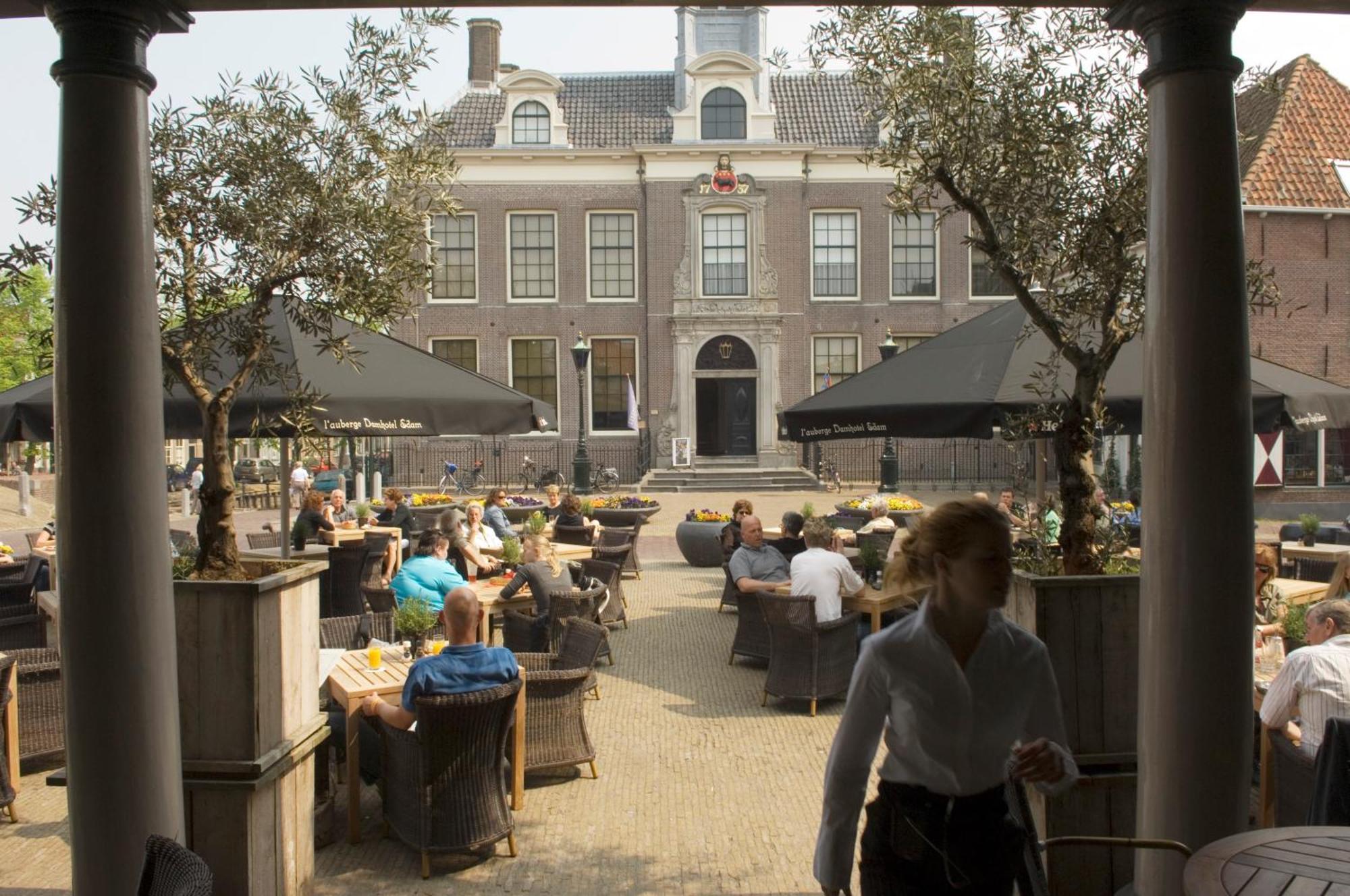 Romantisch Overnachten bij het Volendams Museum: 4 Hotels Vergeleken